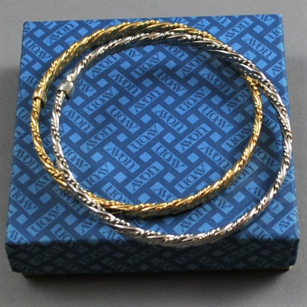 Set of Avon Jewelry 1979 Classic Twist Bangle Bracelets Gold Tone & Silver Tone - Picture 5 of 8